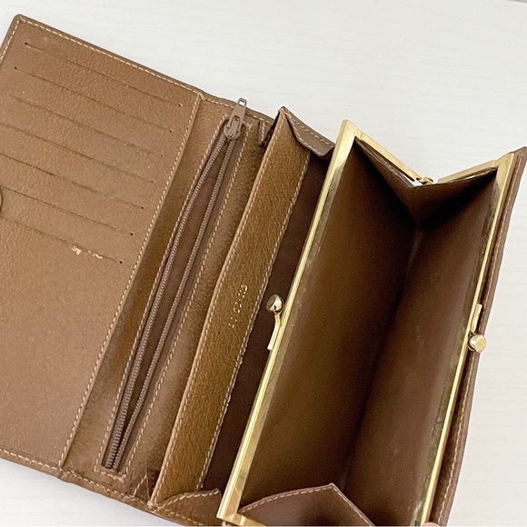 Gucci vintage monogram canvas and leather accessory collection wallet - Picture 6 of 11
